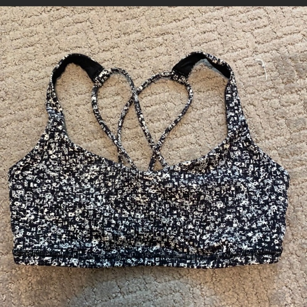 Lululemon free to be bra